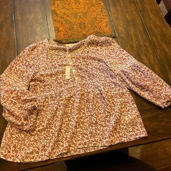 Max Studio Tops - Max Studio Bubble Sleeve Bottom Top